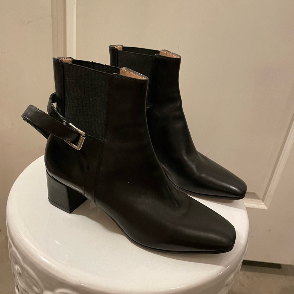 Authentic Gianvito Rossi Black Leather Ankle Boots size 35